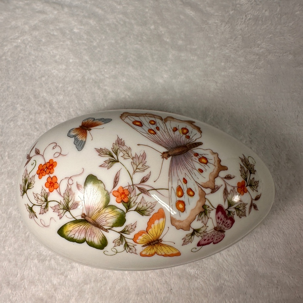Vintage 2 Avon Butterfly Fantasy Porcelain Treasure Eggs 22K Trim 1974 Japan - Picture 3 of 14